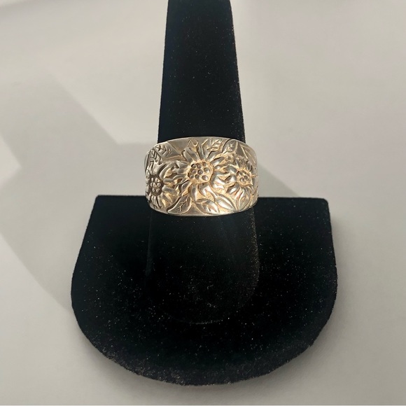 [vintage] Intricate Floral Israeli Sterling Silver Ring - Size 9.5 - Picture 5 of 14